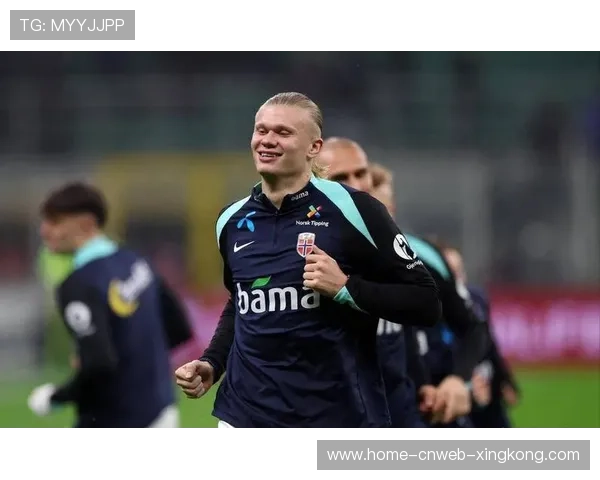 哈兰德转身甩动防守，挪威进攻层层推进