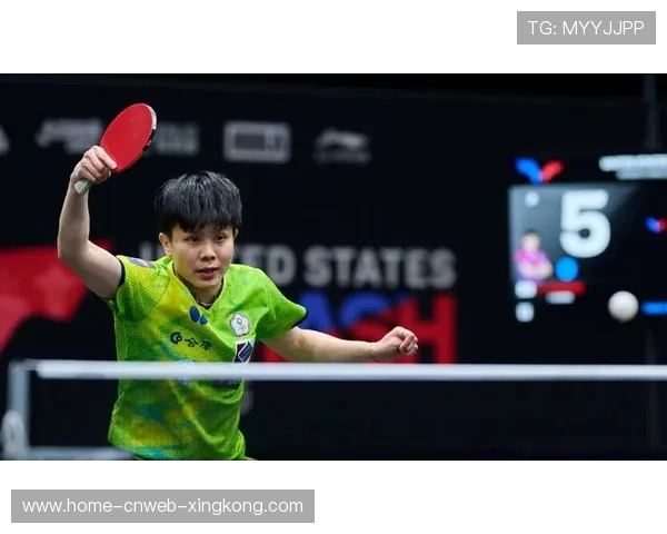 郑怡静正手变线打出漂亮制胜