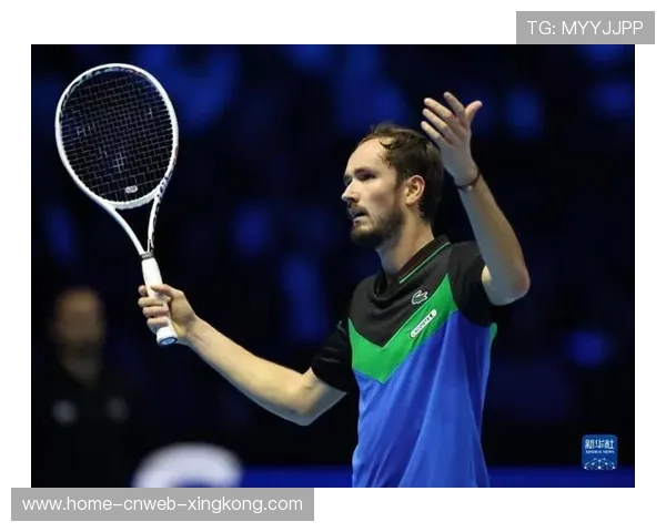 梅德韦杰夫底线拉锯赢得漂亮,太冷静了,梅德韦杰夫干嘛去了